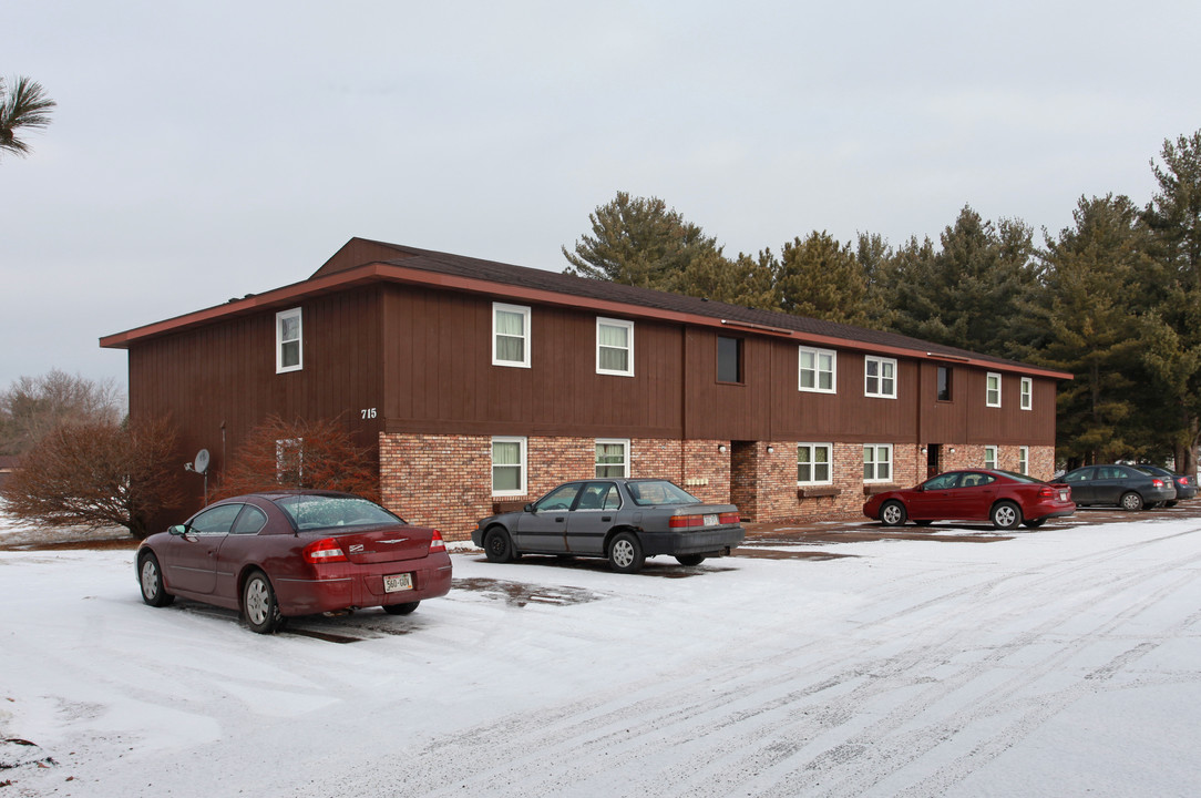 715 Terrill Rd in Menomonie, WI - Building Photo