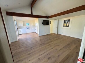 1813 N Edgemont St in Los Angeles, CA - Building Photo - Building Photo