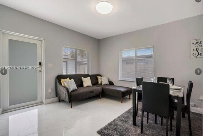 1526 NE 110th St in North Miami, FL - Building Photo - Building Photo