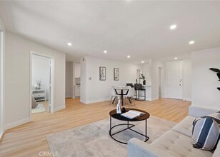 5411 Tyrone Ave in Los Angeles, CA - Building Photo - Building Photo