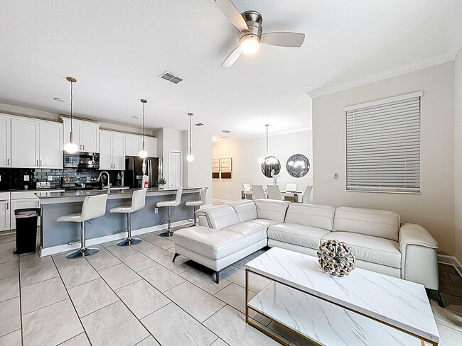 1248 Challenge Dr in Kissimmee, FL - Foto de edificio - Building Photo