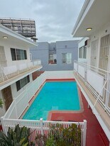 707 N Genesee Ave, Unit 7 in Los Angeles, CA - Building Photo