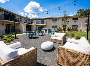Goshen Terrace in West Chester, PA - Foto de edificio - Building Photo