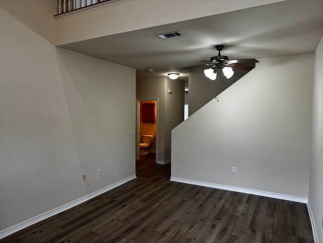 1512 Bentley Cir in Fort Walton Beach, FL - Building Photo - Building Photo