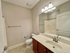 206 Fountainhead Ln in Fayetteville, NC - Building Photo - Building Photo