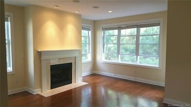 140 Kyles Way in Shelton, CT - Building Photo - Building Photo