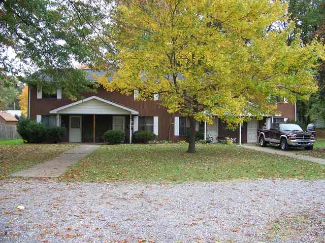 528 SW Hinderer Ave in Massillon, OH - Building Photo