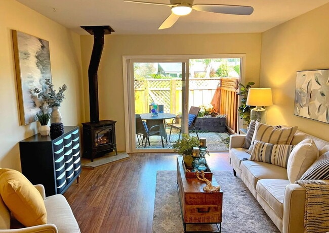 1863 Halterman Ave in Santa Cruz, CA - Building Photo - Building Photo