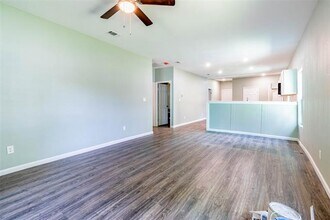 1457 W Austin St in Paris, TX - Building Photo - Building Photo