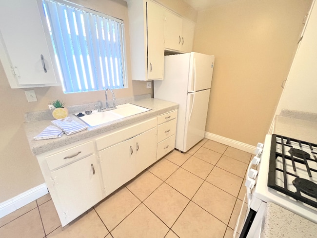 550 Silverwood Ave in Upland, CA - Building Photo - Building Photo