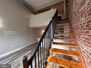 1302 W Cumberland St, Unit 2F in Philadelphia, PA - Building Photo - Building Photo