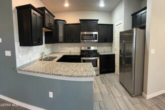 10129 Red Vly in Socorro, TX - Building Photo - Building Photo