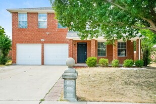 1605 Columbia Dr in Glenn Heights, TX - Building Photo