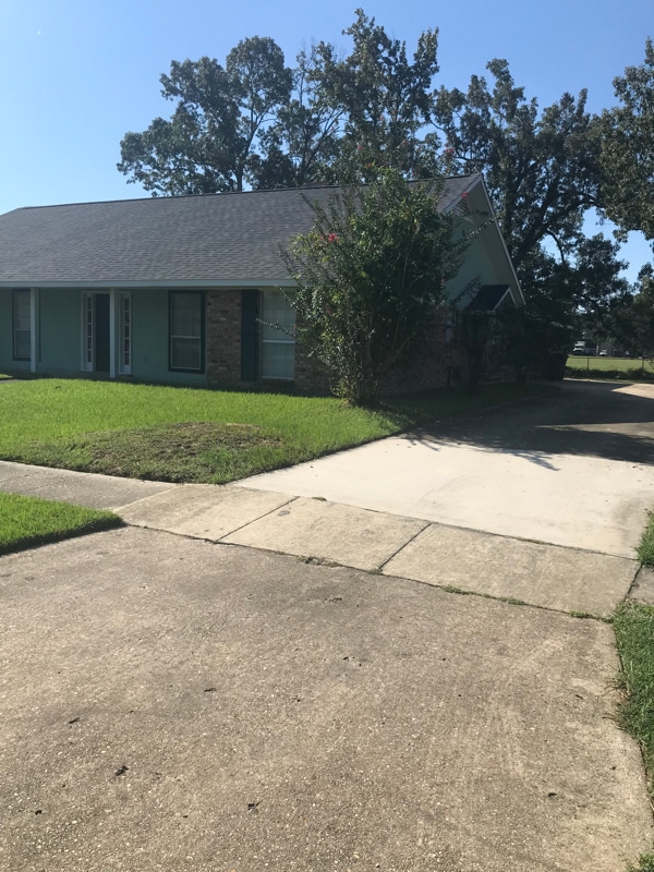 property at 15016 Lynbrook Dr