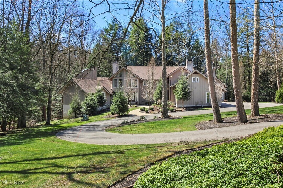 117 Partridge Ln in Chagrin Falls, OH - Building Photo