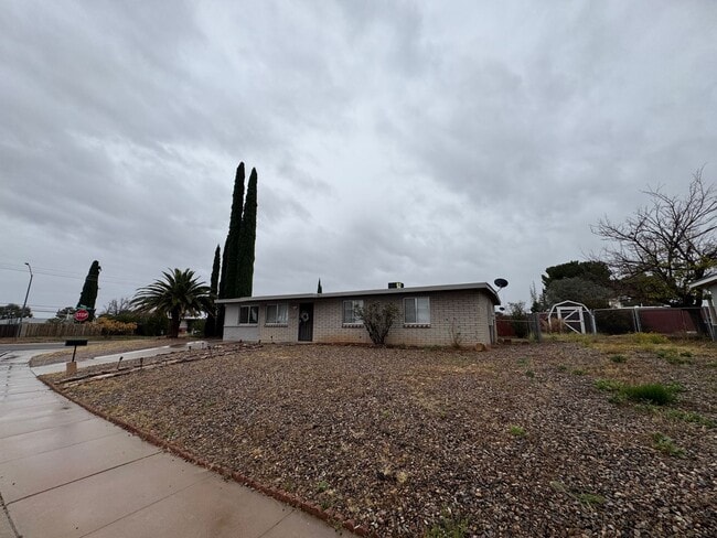 2356 Santa Catalina Dr in Sierra Vista, AZ - Building Photo - Building Photo