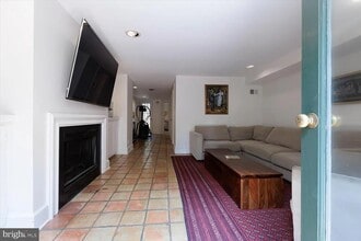 152 N Carolina Ave SE, Unit B in Washington, DC - Building Photo - Building Photo