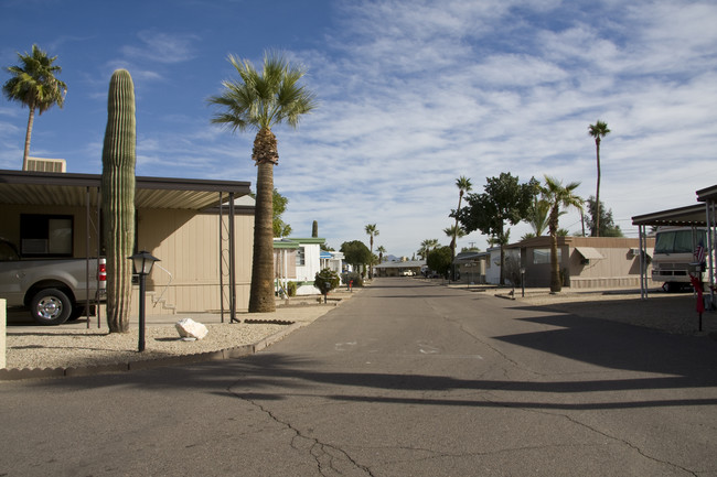 Paradise Valley Ranch MHC & RV in Phoenix, AZ - Building Photo - Building Photo