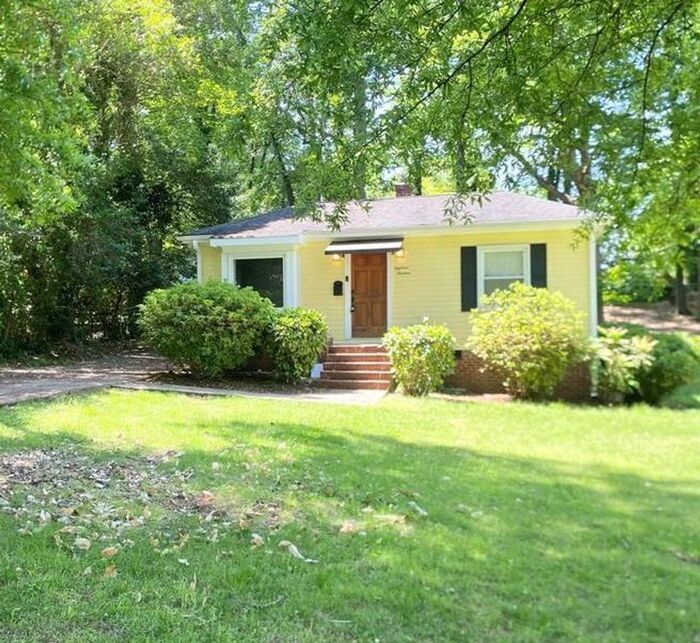 1819 Arnold Dr in Charlotte, NC - Building Photo