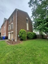 742 S Granada St in Arlington, VA - Foto de edificio - Building Photo