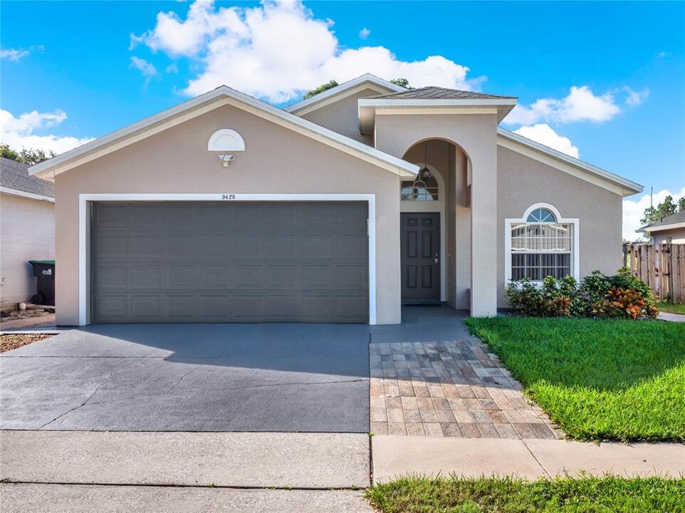 9420 Azalea Ridge Way in Gotha, FL - Foto de edificio