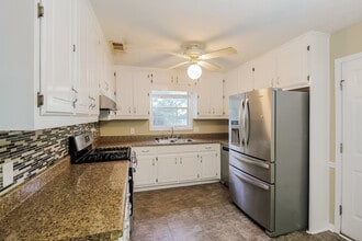 65 Oak Ridge Ct in Covington, GA - Building Photo - Building Photo