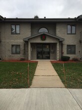 Village Park Apartments-Appleton in Appleton, WI - Building Photo - Building Photo