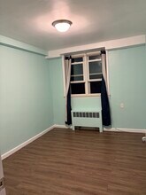 4530 48th St, Unit 1st floor in Woodside, NY - Building Photo - Building Photo