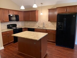 2409 Wittenberg Ave SE in Massillon, OH - Building Photo - Building Photo