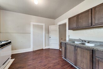 1615 Alston Ave, Unit B in Fort Worth, TX - Building Photo - Building Photo