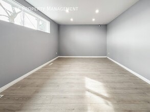 9208-9127 127 Ave NW in Edmonton, AB - Building Photo - Building Photo