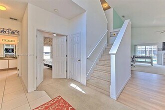108 Emeraldview Ave in Davenport, FL - Foto de edificio - Building Photo