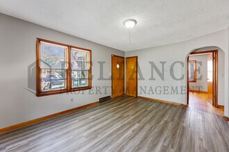 537 Richmond N in Wichita, KS - Building Photo - Building Photo