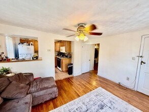14 Amity St in Lynn, MA - Building Photo - Building Photo
