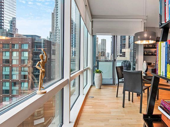 property at 505 N McClurg Ct