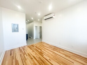 207 Bank St in New London, CT - Building Photo - Building Photo