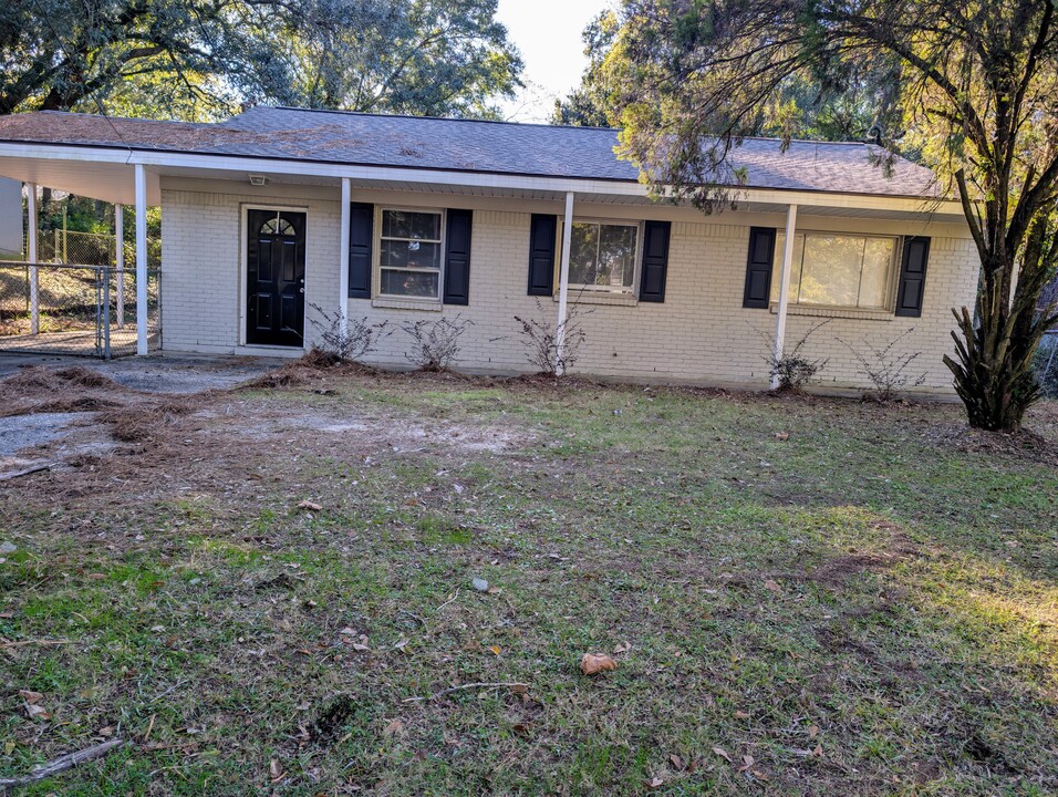 454 Seabreeze Rd E in Mobile, AL - Building Photo