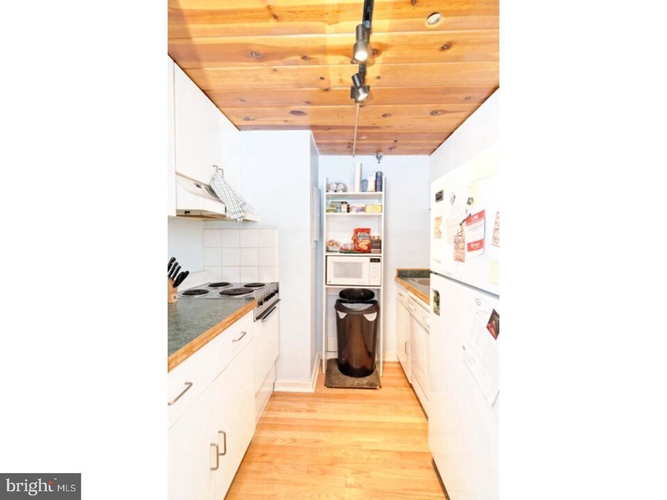 1010 Race St-Unit -5A in Philadelphia, PA - Building Photo