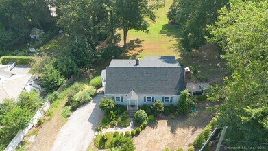 111 Mill Hill Rd in Fairfield, CT - Building Photo - Building Photo