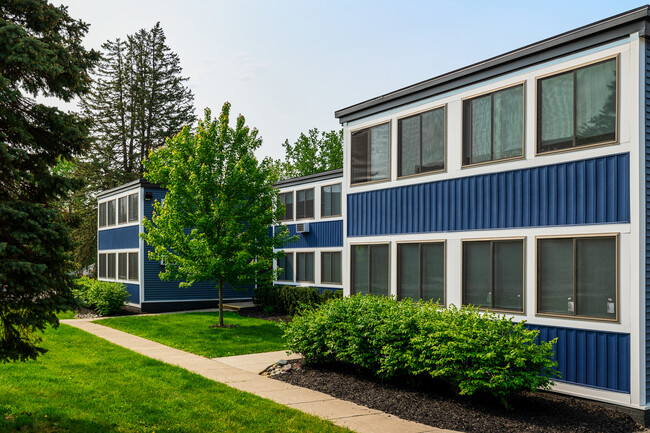 Huron River Flats in Ann Arbor, MI - Building Photo - Building Photo