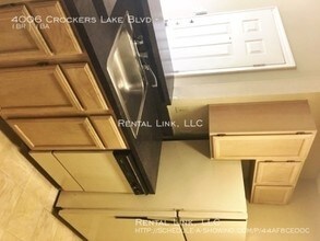 4006 Crockers Lake Blvd-Unit -223 in Sarasota, FL - Foto de edificio - Building Photo