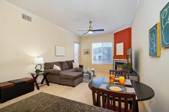 12368 Carmel Country Rd in San Diego, CA - Building Photo - Building Photo