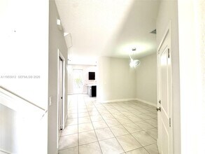 20861 NW 9th Path in Miami Gardens, FL - Building Photo - Building Photo