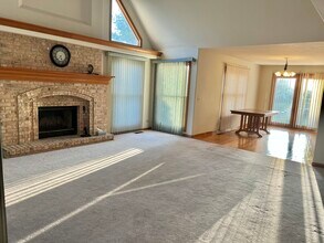 780 Sigmund Rd in Naperville, IL - Building Photo - Building Photo