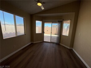 1009 Torington Dr in Las Vegas, NV - Building Photo - Building Photo