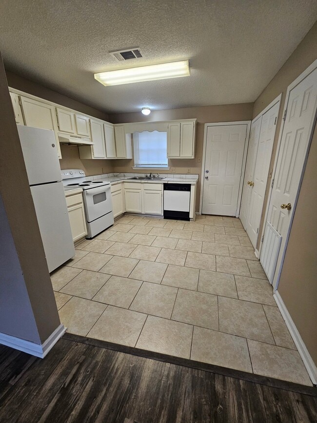 1 Lilac St in Greenbrier, AR - Foto de edificio - Building Photo