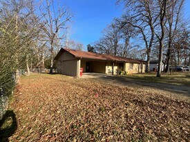 1361 Shady Ln in Canton, TX - Building Photo