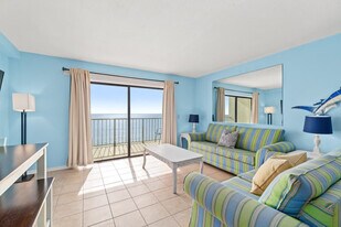 8743 Thomas Dr in Panama City Beach, FL - Building Photo