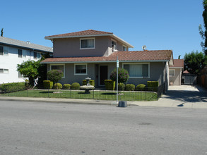 2275-2277 Anna Dr in Santa Clara, CA - Foto de edificio - Building Photo