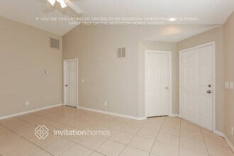 10353 Lakeside Vista Dr in Riverview, FL - Foto de edificio - Building Photo